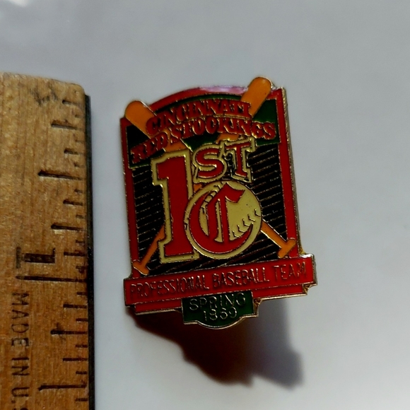 Vintage MLB BASEBALL Cincinnati Red Stockings Spring 1869 Gold Tack Pin V 4694 - Picture 4 of 5